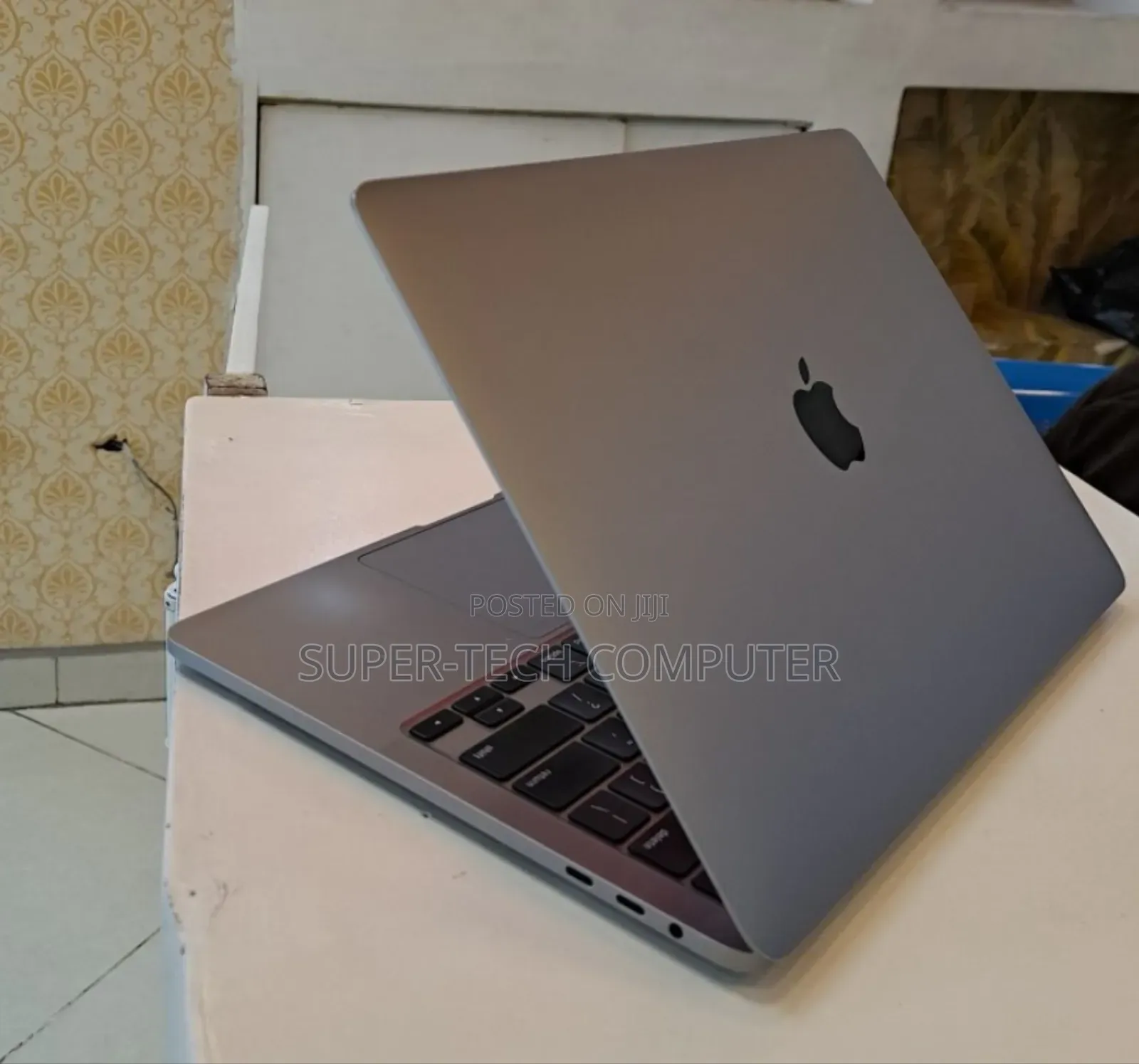 New Laptop Apple MacBook Pro 2020 16GB Intel Core I5 SSD 512GB
