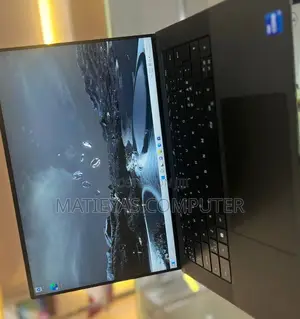 New Laptop Dell XPS 15 16GB Intel Core I7 SSD 512GB