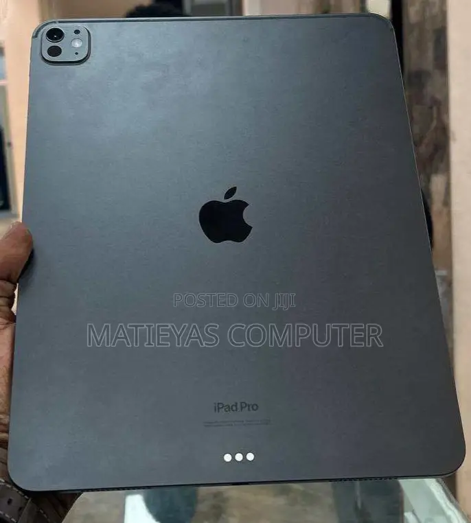 New Apple iPad Pro 13 (2024) 256 GB Blue