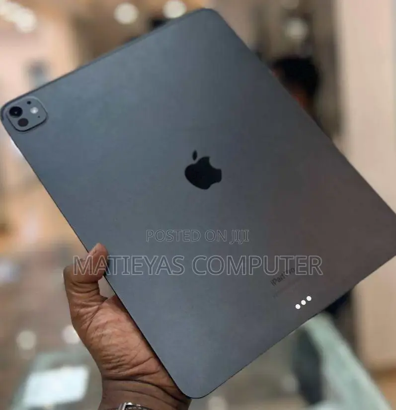 New Apple iPad Pro 13 (2024) 256 GB Blue