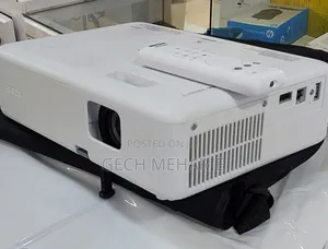 Photo - Brand New Epson Projector CO-W01 Bag and R1