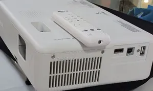 Brand New Epson Projector CO-W01 With Bag and Remote