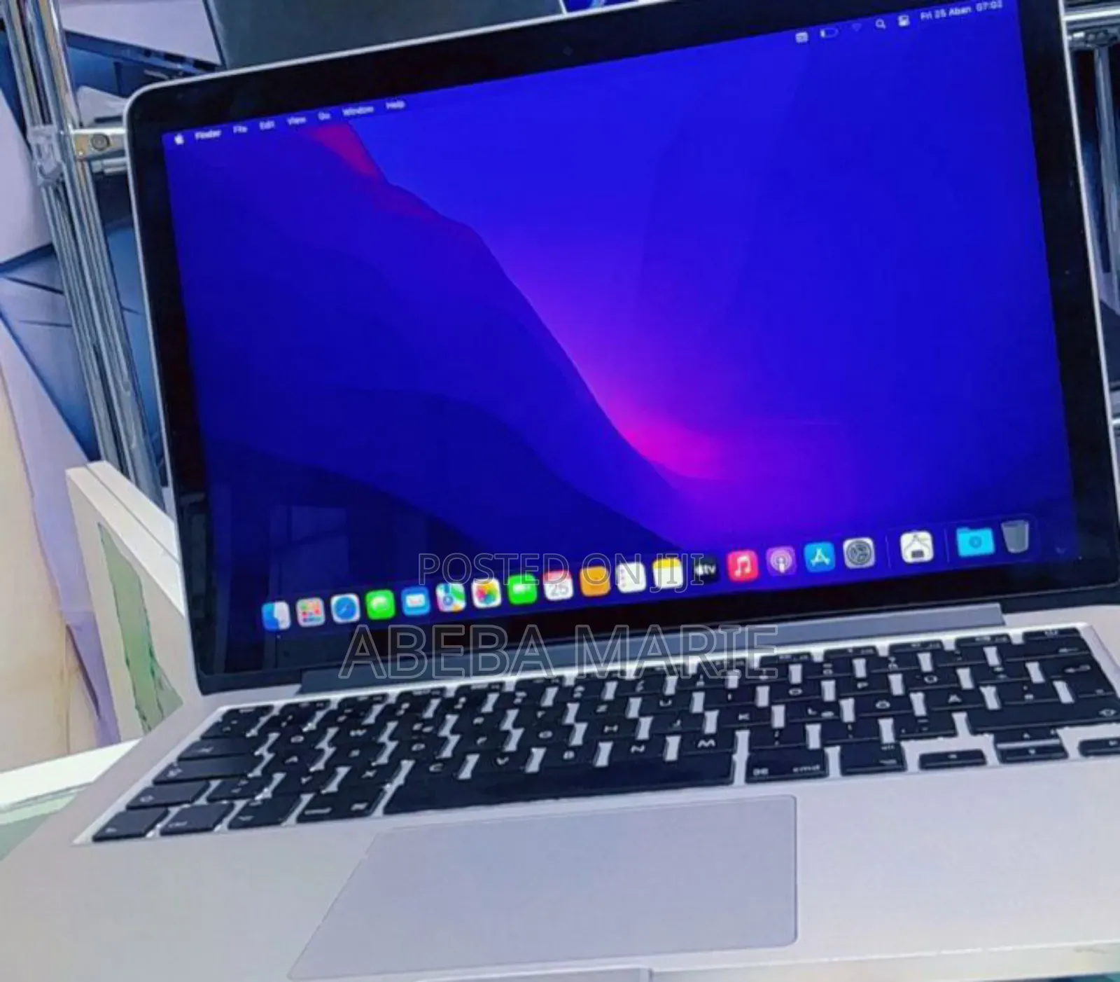 New Laptop Apple MacBook Pro 2015 8GB Intel Core I7 SSD 256GB