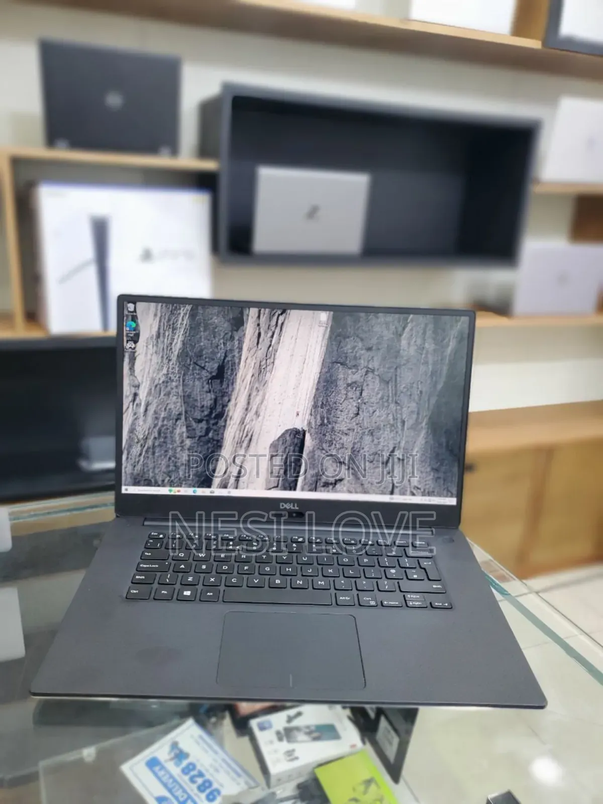 New Laptop Dell Precision 5540 16GB Intel Core I9 SSD 512GB