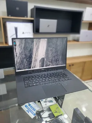 New Laptop Dell Precision 5540 16GB Intel Core I9 SSD 512GB