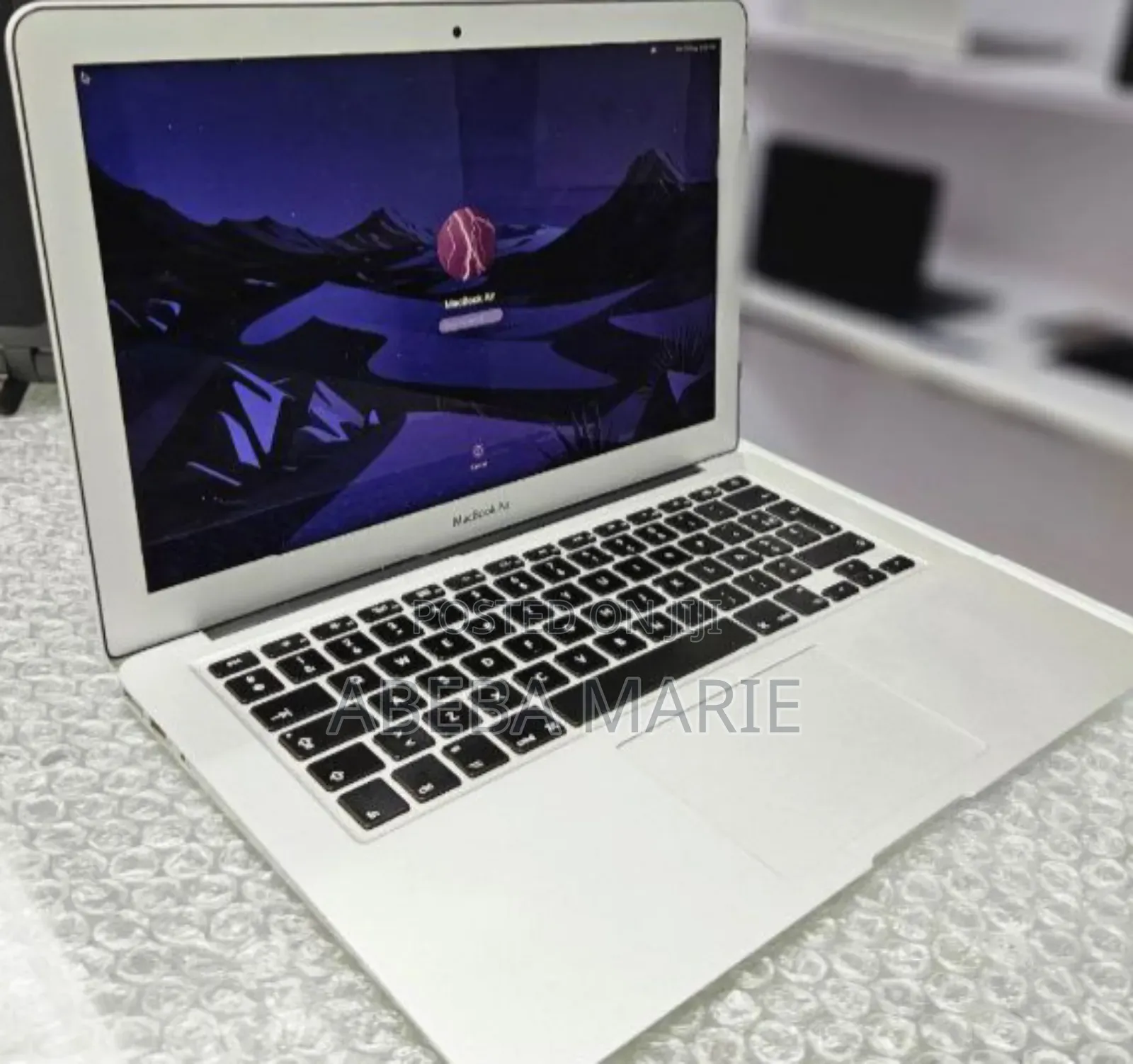 New Laptop Apple MacBook Air 8GB Intel Core I7 SSD 256GB