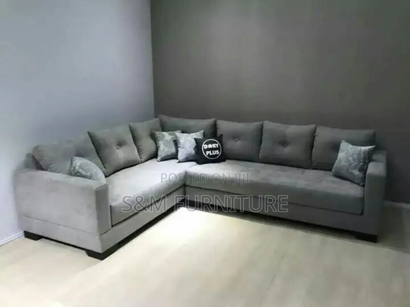 Stunning Love Seat Sofa Set.