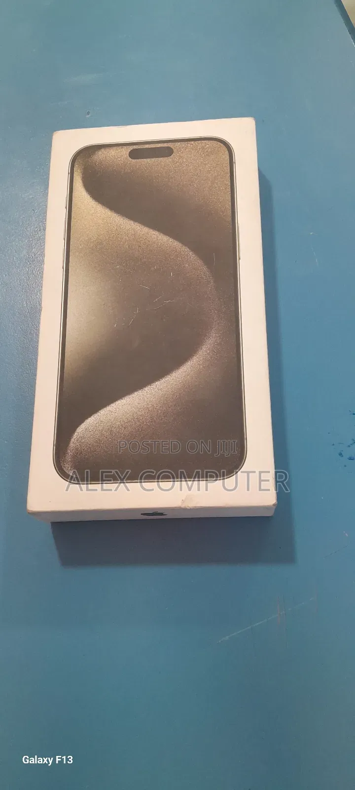 New Apple iPhone 15 Pro Max 512 GB Gray