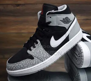 Photo - Aor Jordan 1 Retro Gray