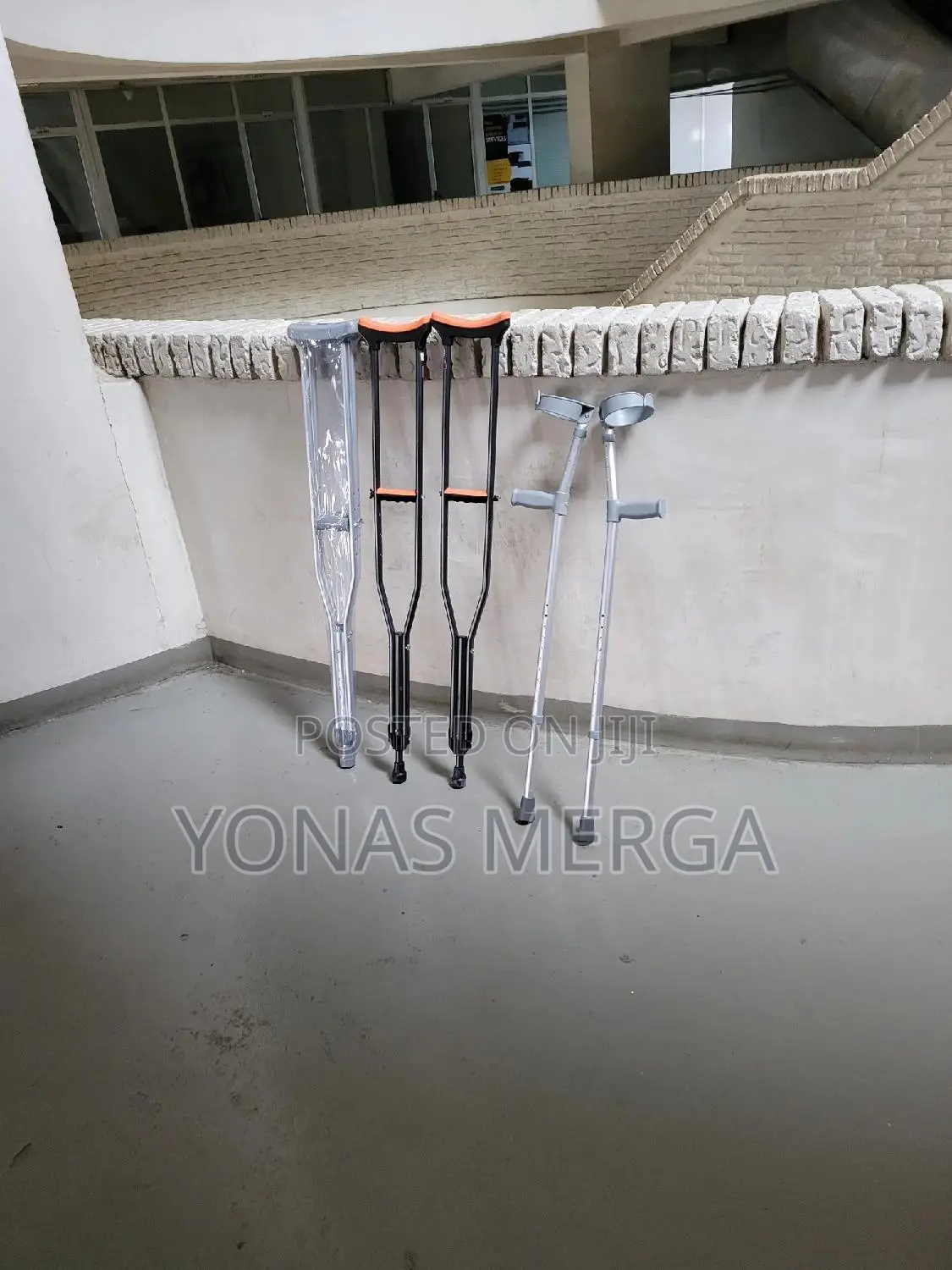 Elbow Crutches፥፦ክራንቾችcrutches€§Crunch፼1crutchesክራንችkranch