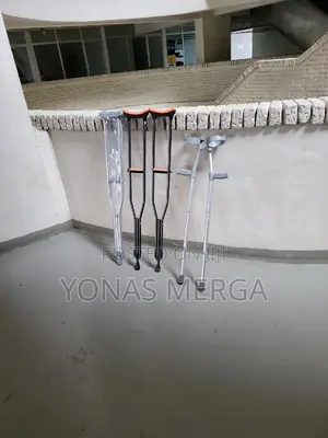 Photo - Elbow Crutches፥፦ክራንቾችcrutches€§Crunch፼1crutchesክራንችkranch