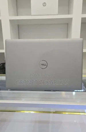 New Laptop Dell Precision 3561 16GB Intel Core I7 SSD 256GB