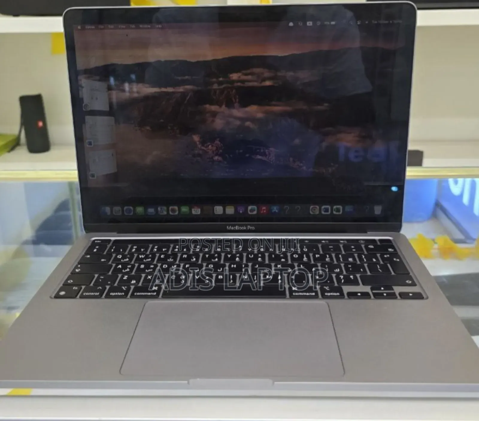 New Laptop Apple MacBook Pro M1 8GB Apple M1 Pro SSD 256GB