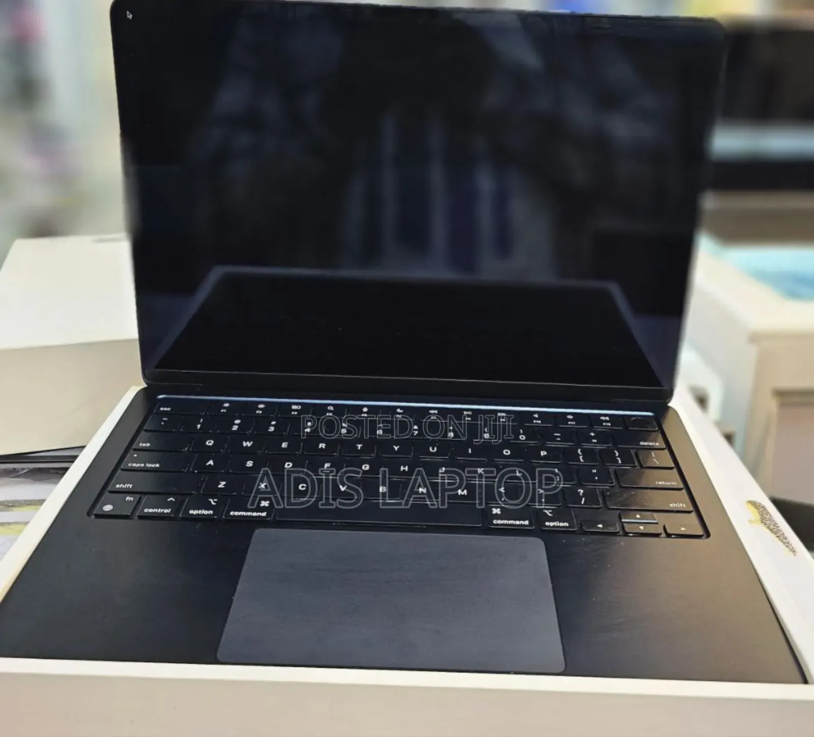 New Laptop Apple MacBook Air 2022 M2 8GB Apple M2 SSD 256GB