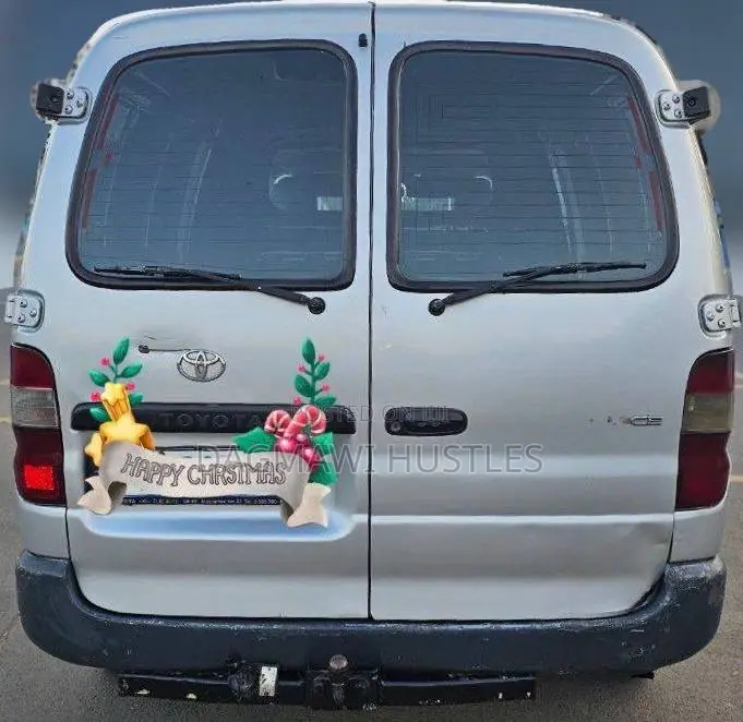 Toyota HiAce 2005 Silver