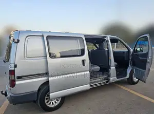 Toyota HiAce 2005 Silver