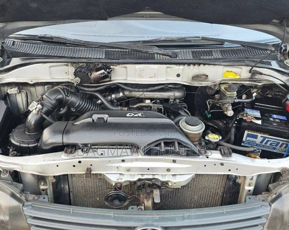 Toyota HiAce 2005 Silver