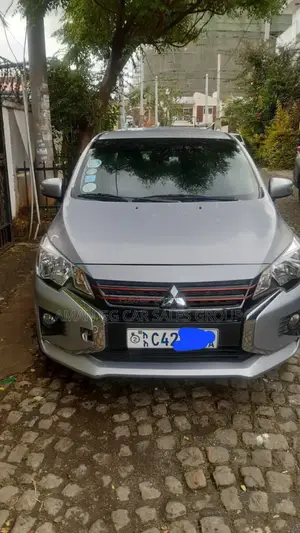 Photo - Mitsubishi Attrage 2022 Silver