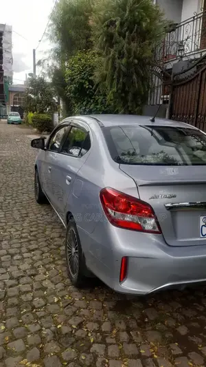 Mitsubishi Attrage 2022 Silver