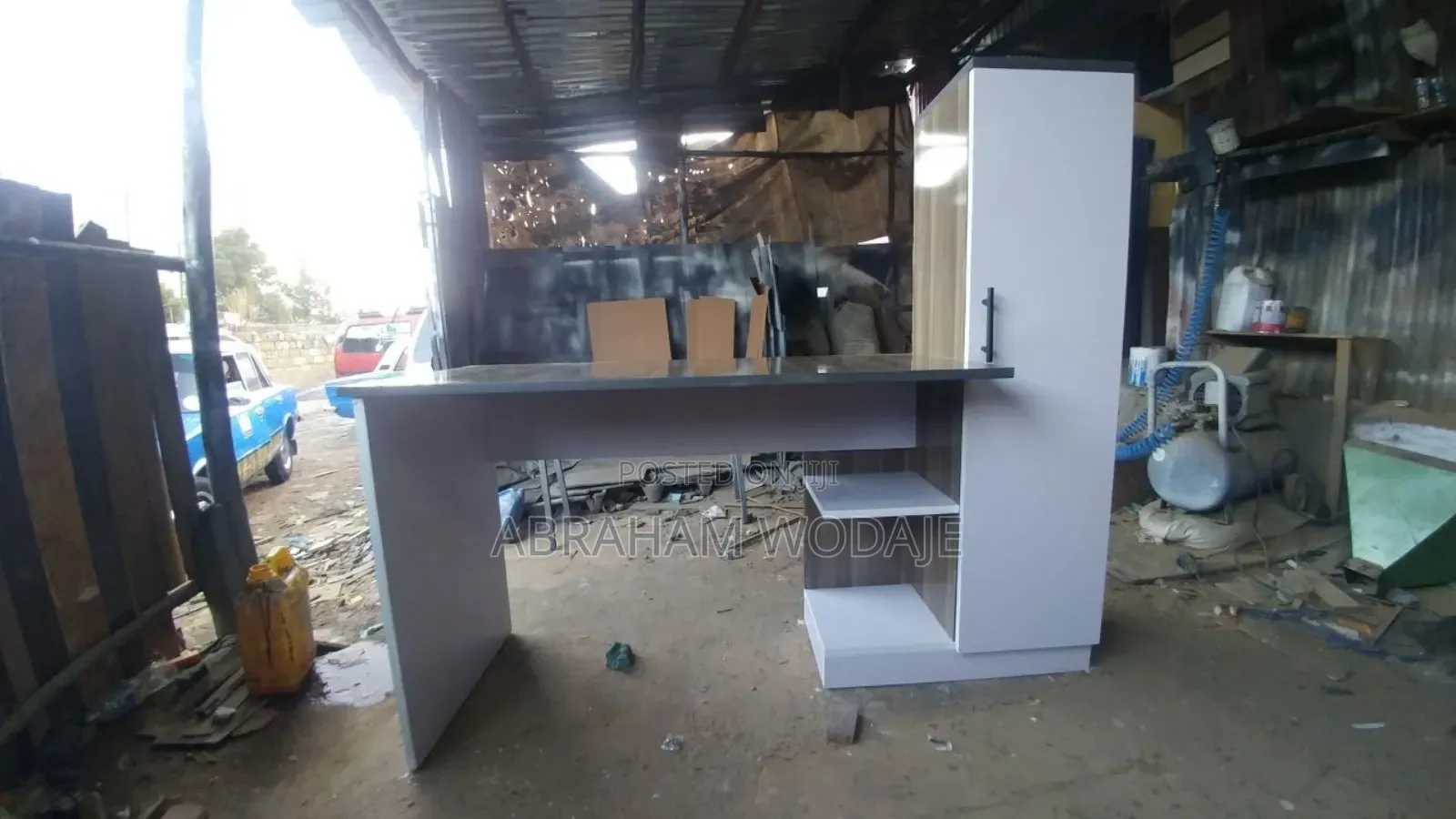 Modern Reading Table