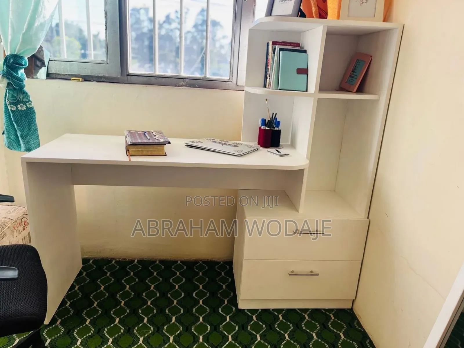 Modern Reading Table