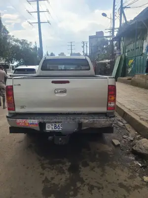 Toyota Hilux 2008 Gray