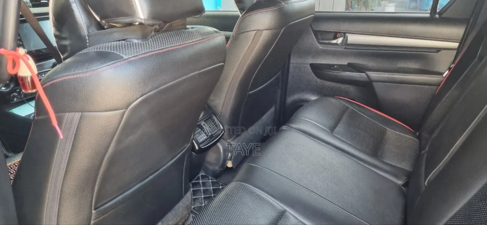 Toyota Hilux 2021 Black