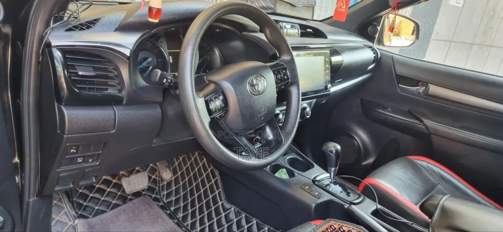 Toyota Hilux 2021 Black