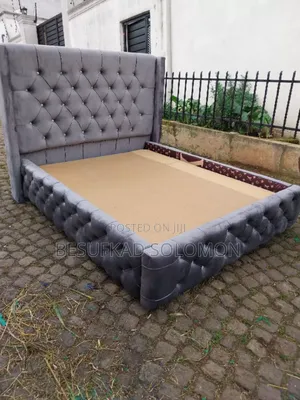 Photo - Modern Bed