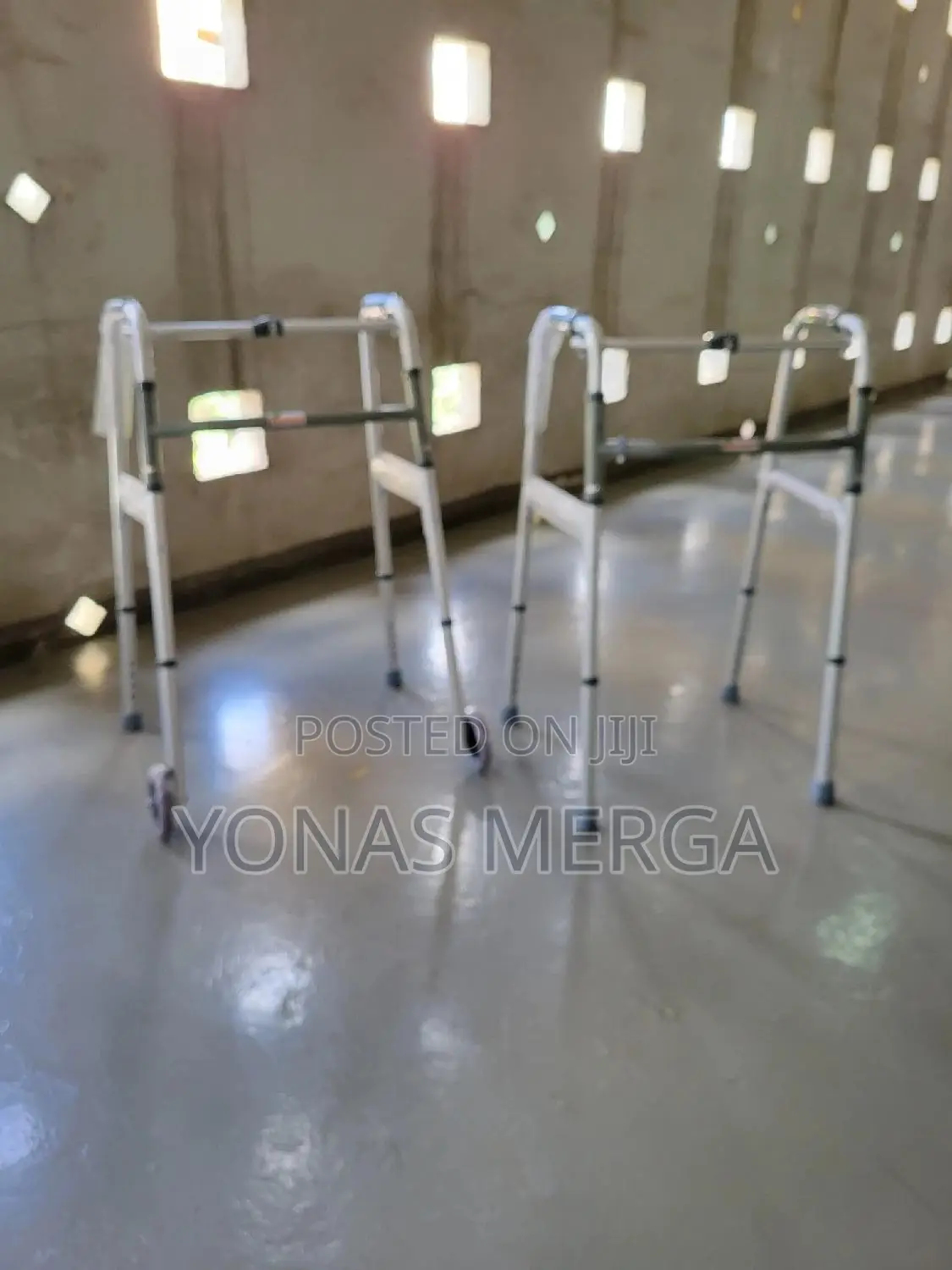 Walker Without Wheels.Finding This Walker Very Convenient