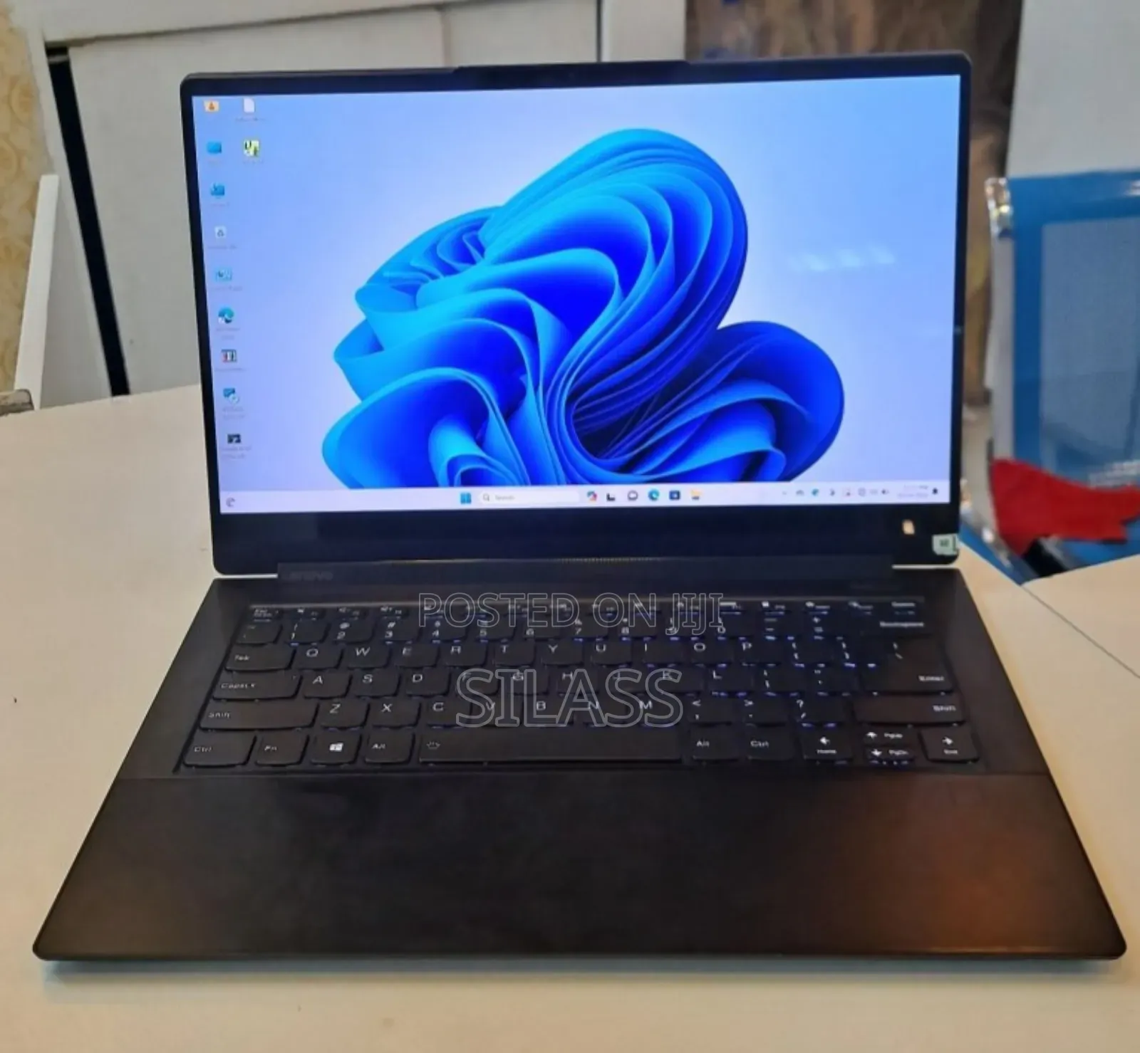 New Laptop Lenovo Yoga 9i 16GB Intel Core I7 SSD 512GB