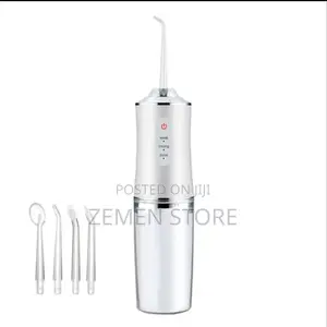ውሃ ወይም ሌላ ፈሳሽ የጥርስ ማጽጃ በመጠቀም ማጽዳት የሚችል Dental Flosser