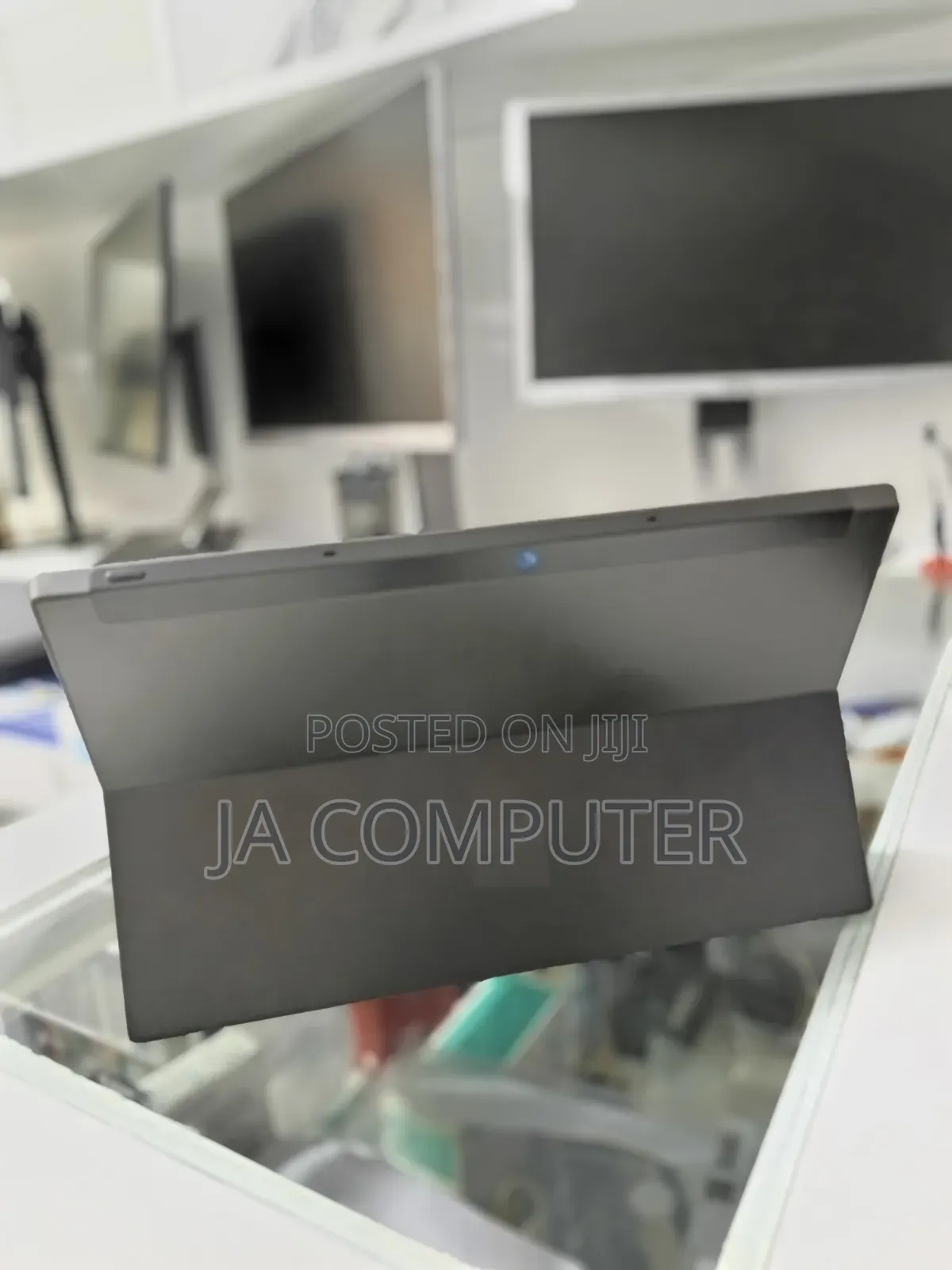New Laptop Microsoft Surface 2GB Intel Core I5 SSD 32GB