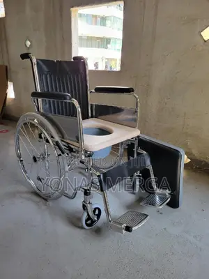 Commode Wheelchair/Functionality W/ Ease of Maneuverability