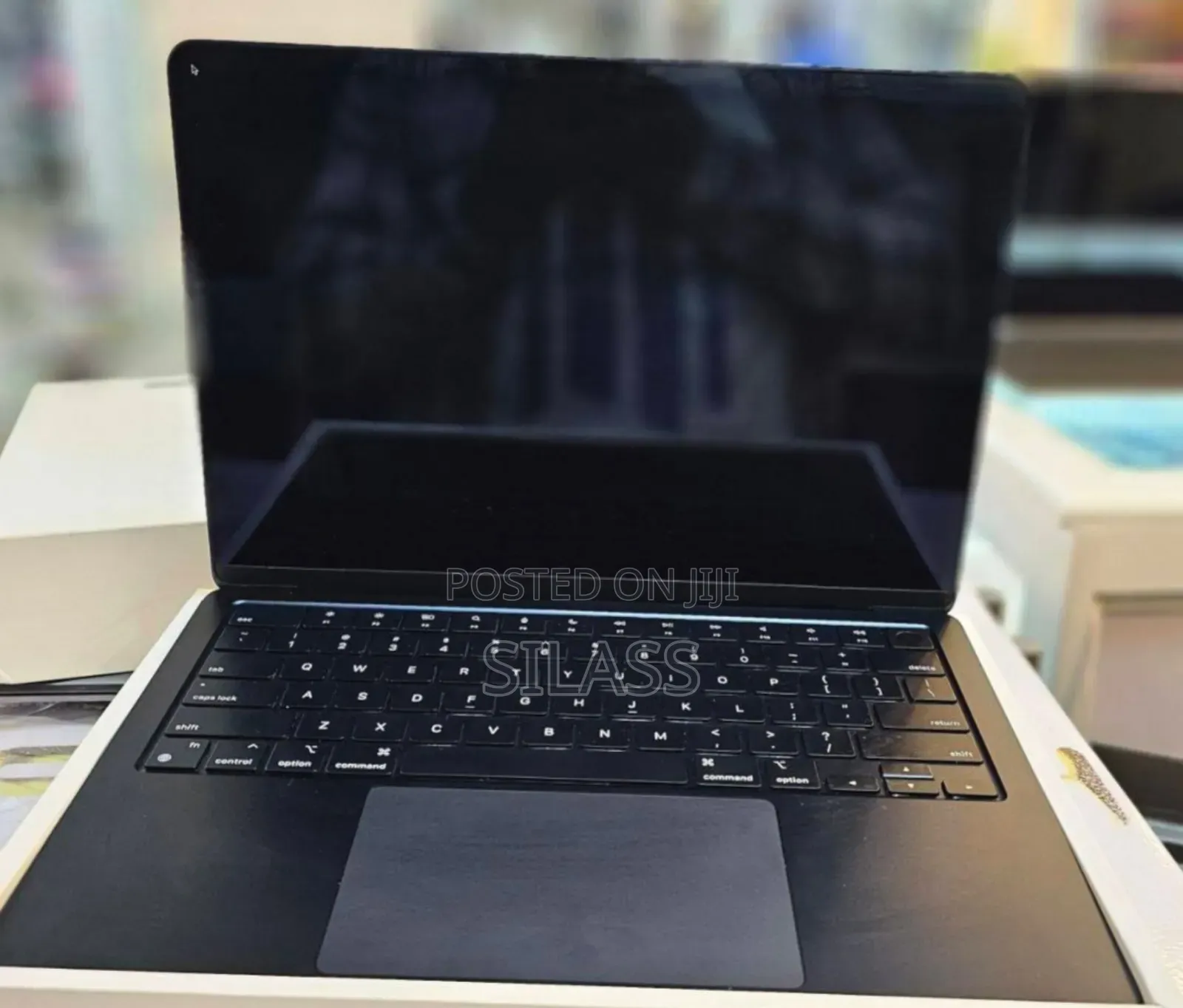 New Laptop Apple MacBook Air 2022 M2 8GB Apple M2 SSD 256GB