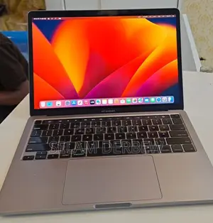 New Laptop Apple MacBook Pro 2020 16GB Intel Core I5 SSD 512GB