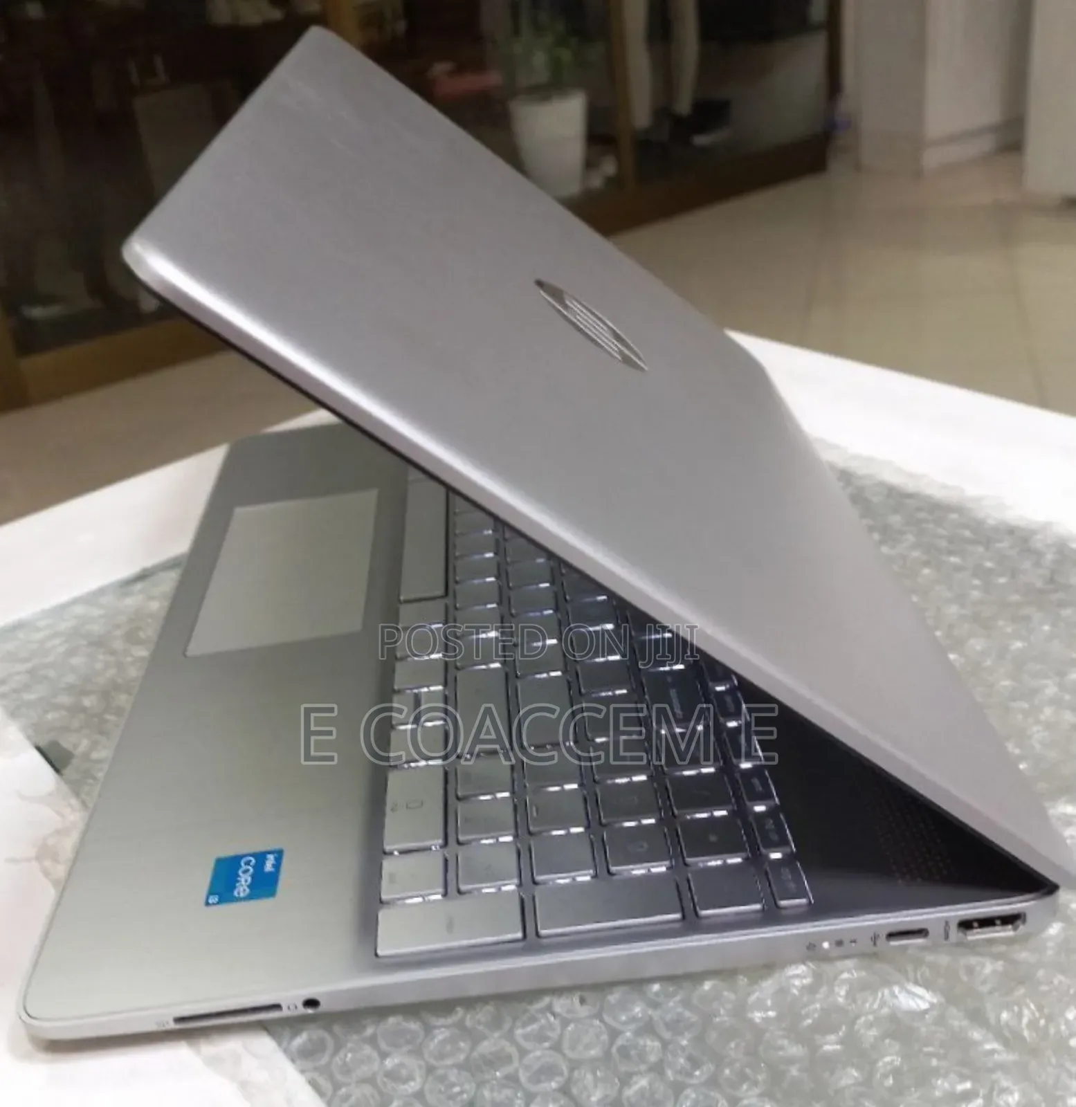 New Laptop HP 8GB Intel Core I3 SSD 1T