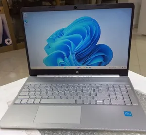 Photo - New Laptop HP 8GB Intel Core I3 SSD 1T