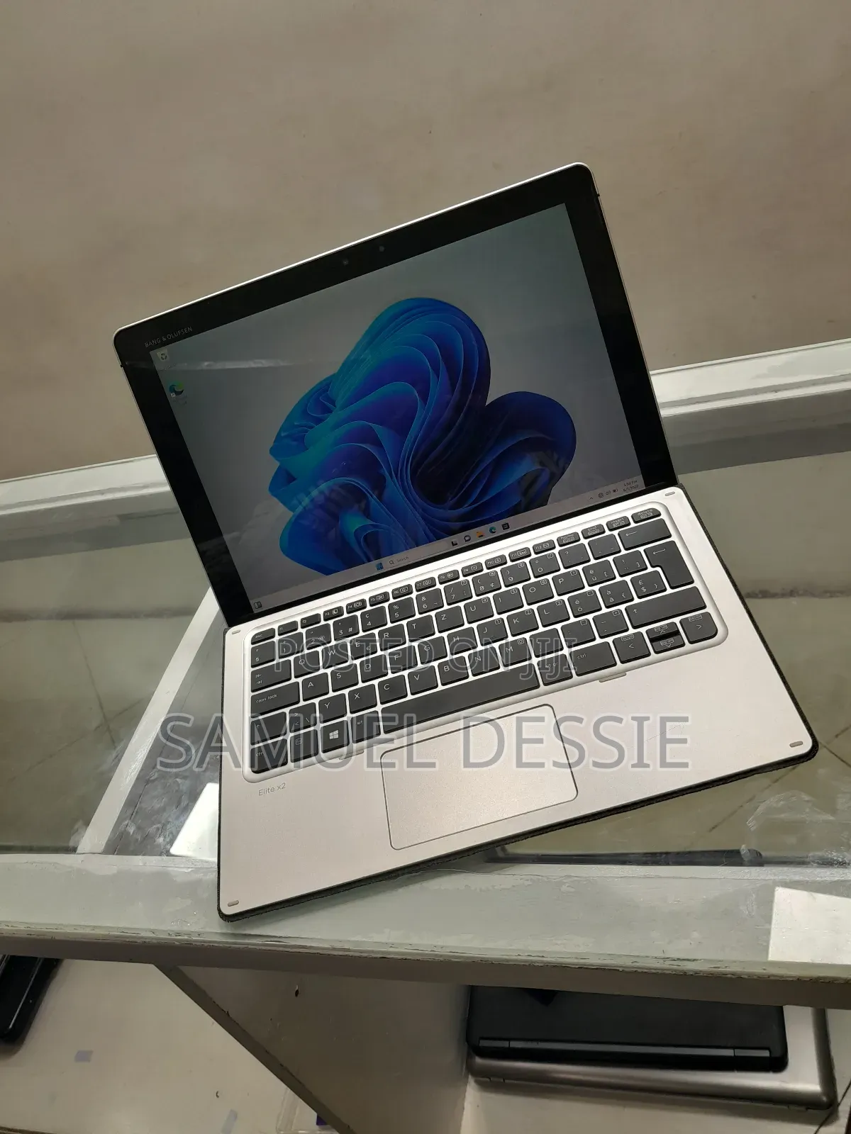 New Laptop HP Elite X2 1012 8GB Intel Core I5 SSD 256GB