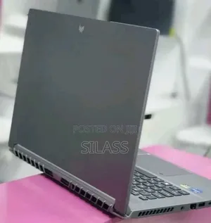New Laptop Acer Predator Triton 500 SE 16GB Intel Core I7 SSD 2T