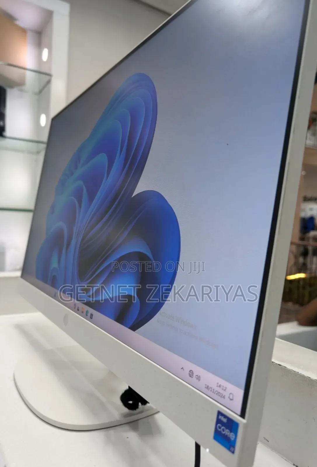 New Desktop Computer HP Envy 27 8GB Intel Core I7 SSD 512GB