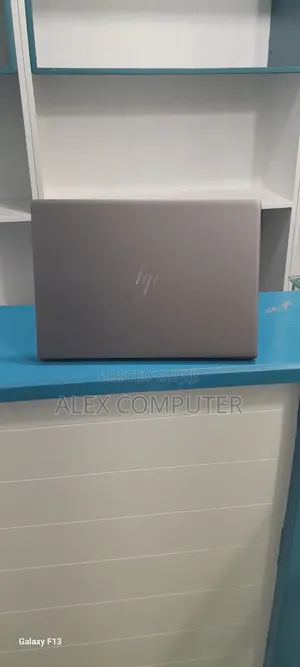 Photo - New Laptop HP ZBook Studio 8GB Intel Core I5 SSD 256GB