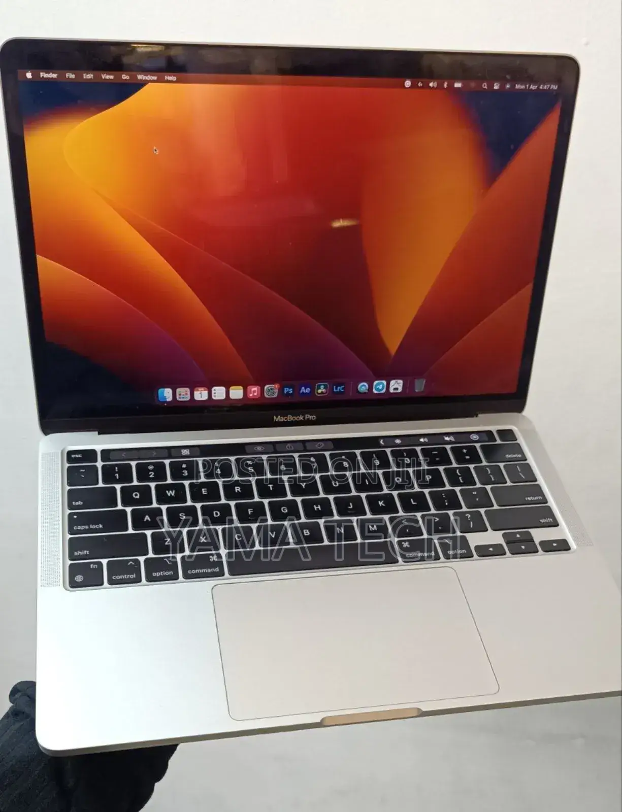 New Laptop Apple MacBook Pro 2020 16GB Intel Core I5 SSD 512GB