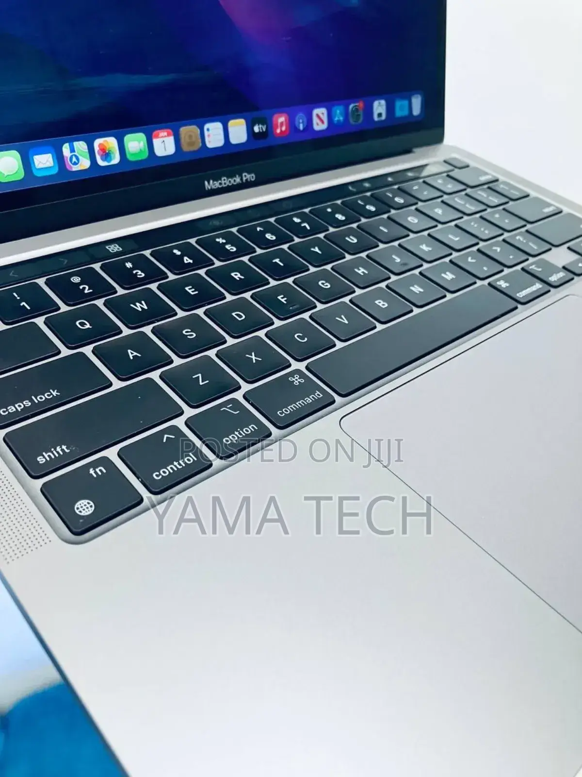 New Laptop Apple MacBook Pro 2021 M1 8GB Apple M1 SSD 256GB