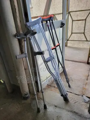 Photo - Bilateral Crutches=Elbow Crutches/ባለብብት እና ባለክንድkranch፥ክራንች