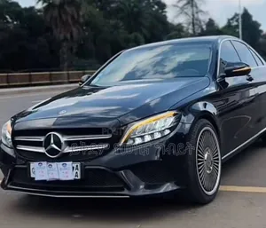 Photo - Mercedes-Benz C180 2021 Black