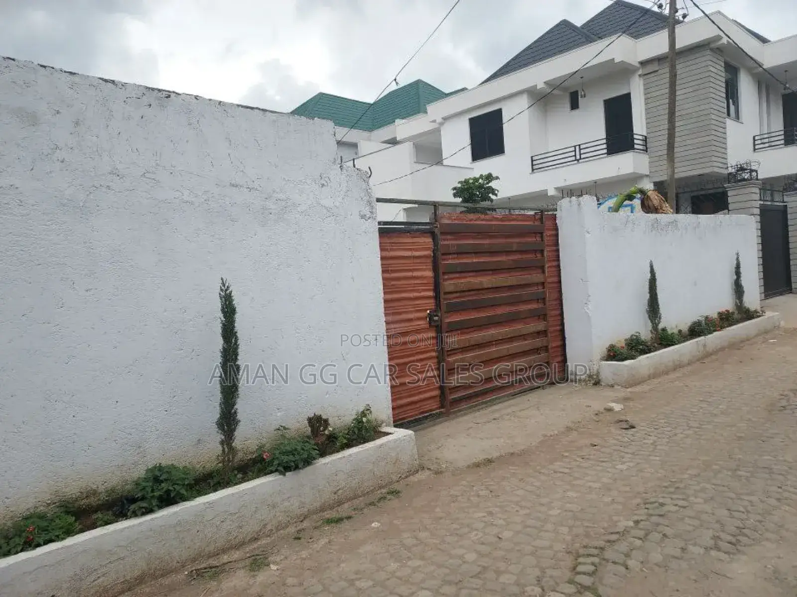 Furnished 4bdrm Apartment in Yeka for sale