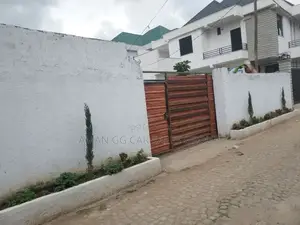 Furnished 4bdrm Apartment in Yeka for sale