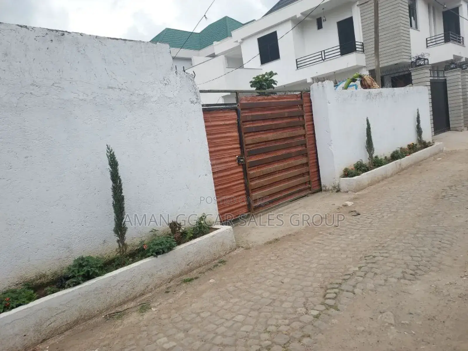 Furnished 4bdrm Apartment in Yeka for sale