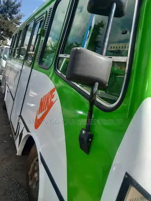 Isuzu. Kitkit. 33 Wenbar